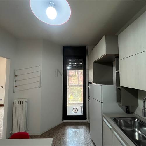 CUCINA CON BALCONE